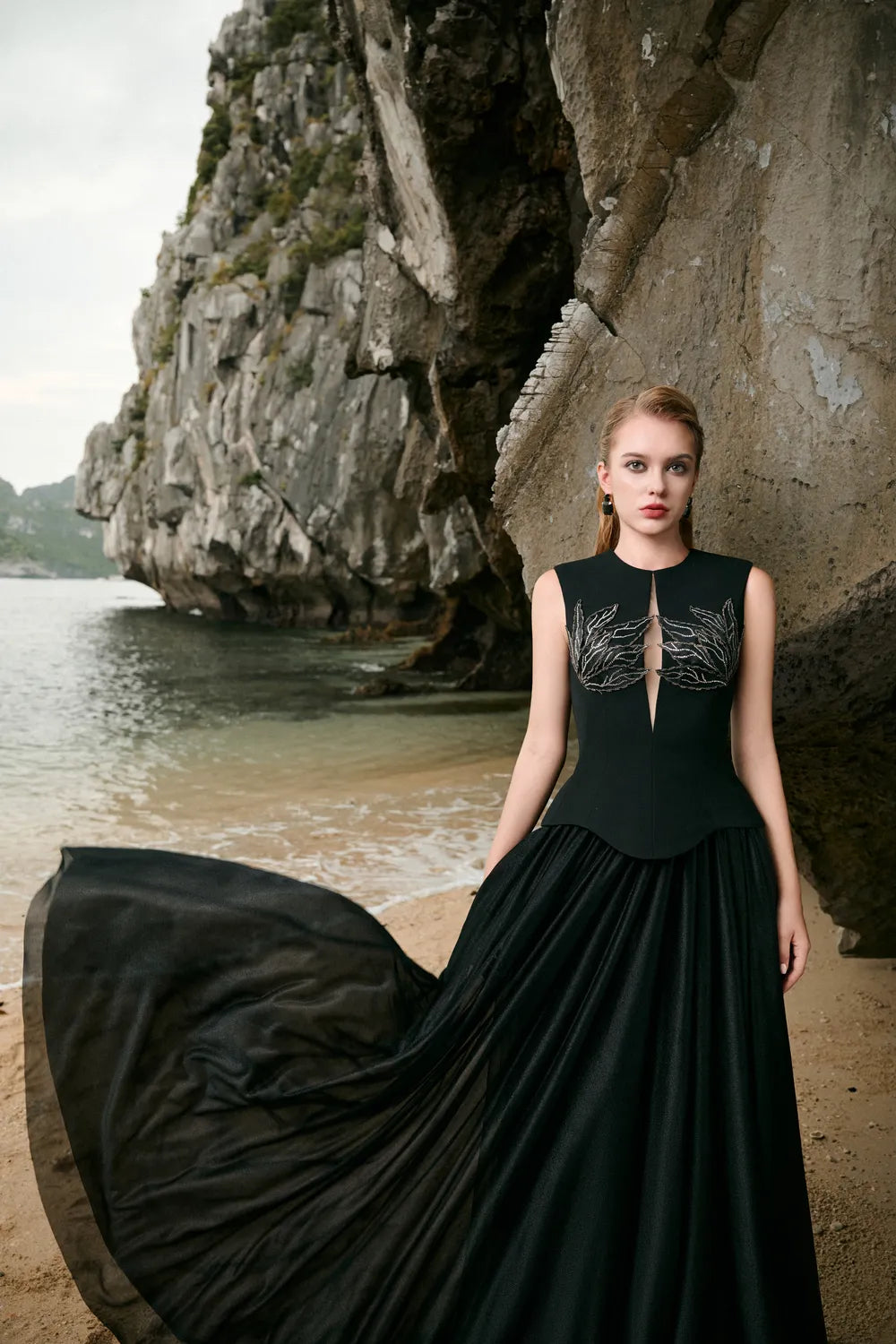 Tear-Drop Cutout Sleeveless Top And Gathered A-Line Skirt Set